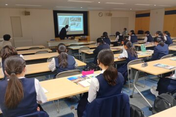 京都大学工学部　出張講義『自然から学び人工蜘蛛糸を作る～バイオと工学の融合例～』